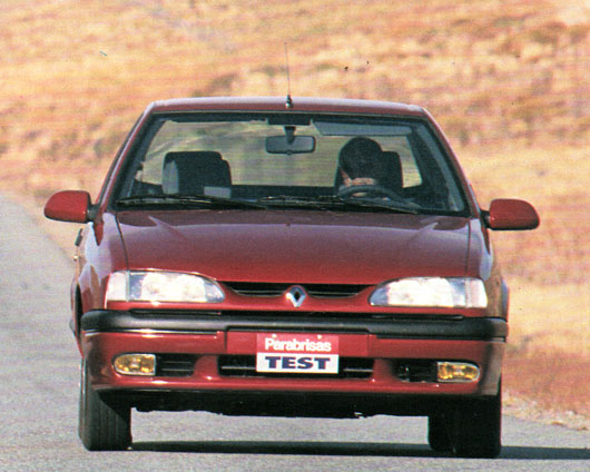 Renault 19 RT vs Fiat Tempra 2.0