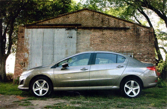 Peugeot 408 2.0 Pack 3